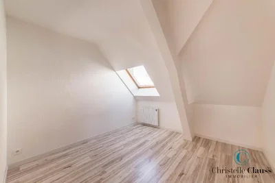 Kids room; wood floor, natural light