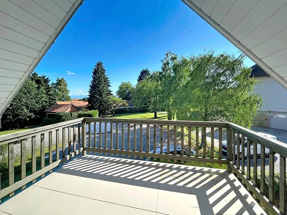 Terrace; view, natural light