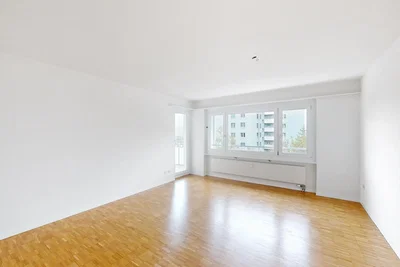 Salon; parquet, lumière naturelle, rénové