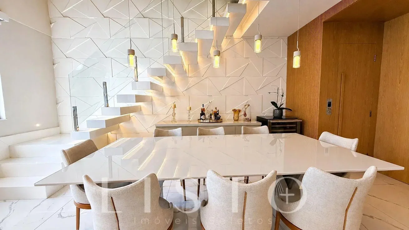 Sala de estar; estilo moderno, luz natural, chão de madeira