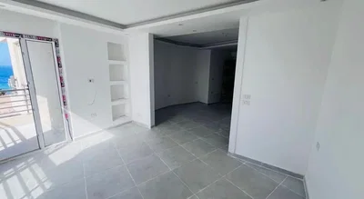 Overig; tegelvloer, natuurlijk licht, renovatie nodig