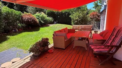 Terras; natuurlijk licht, houten vloer