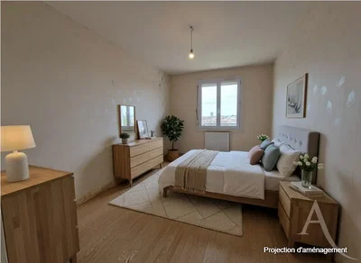 Slaapkamer; houten vloer, natuurlijk licht