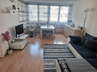 Salon; parquet, lumière naturelle