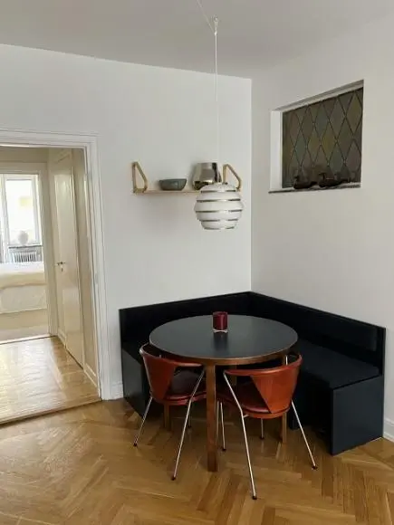 Salon; parquet, lumière naturelle