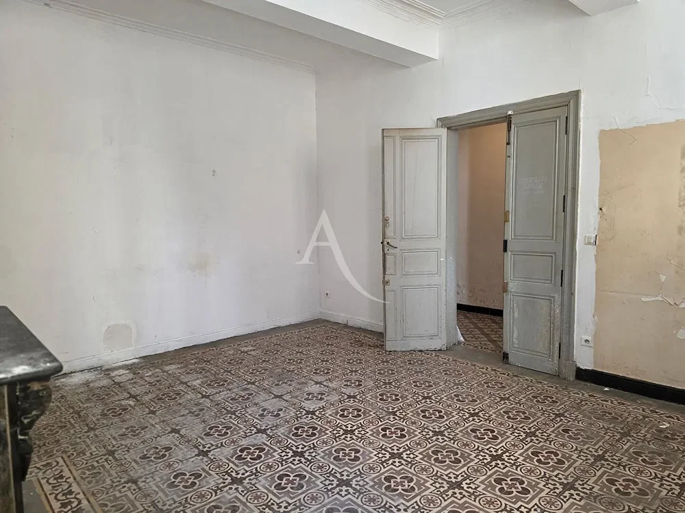 Overig; tegelvloer, renovatie nodig