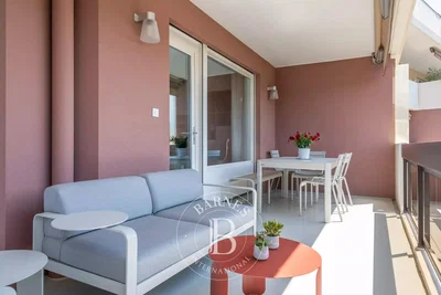 Balkon; doğal ışık, modern stil