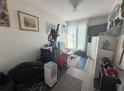 Overig; renovatie nodig, houten vloer