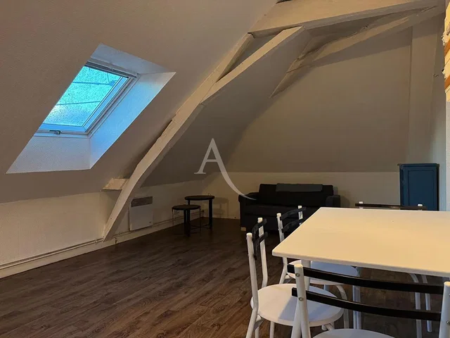 Kids room; wood floor, natural light
