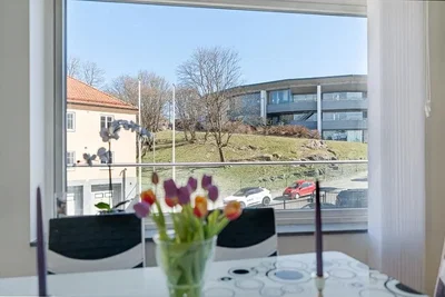 Obývačka; výhľad, prirodzené svetlo