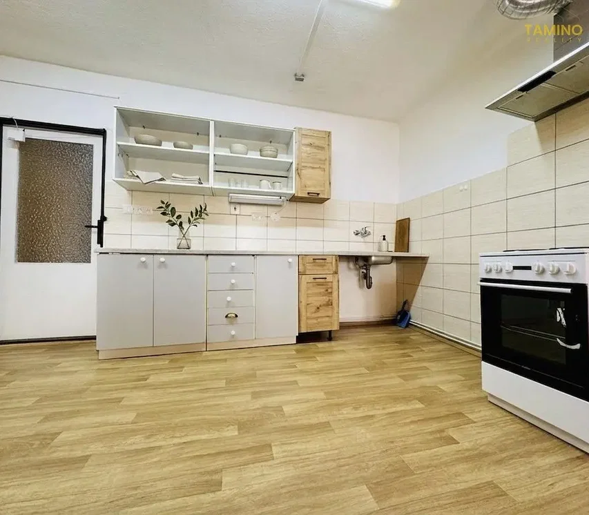 Cuisine; électroménager, carrelage