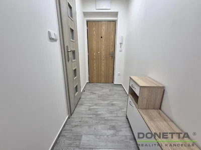 Garderoba; pločice, renoviran