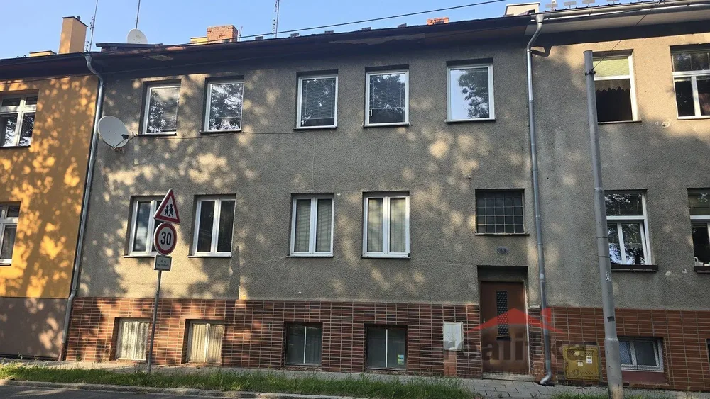 House and surroundings