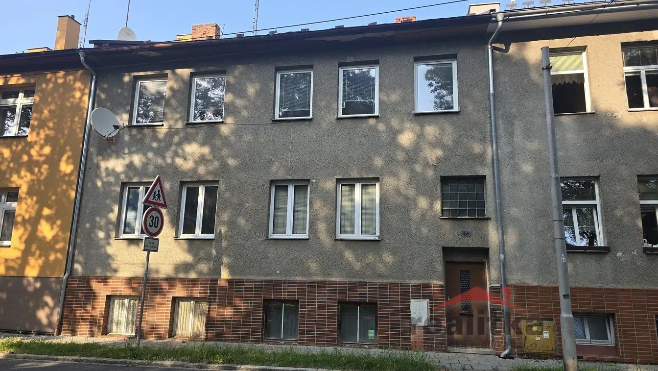 House and surroundings