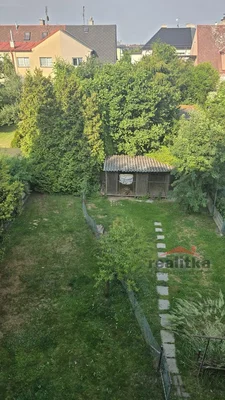 House and surroundings