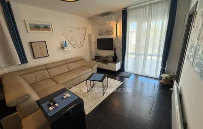 Sala de estar; luz natural, estilo moderno