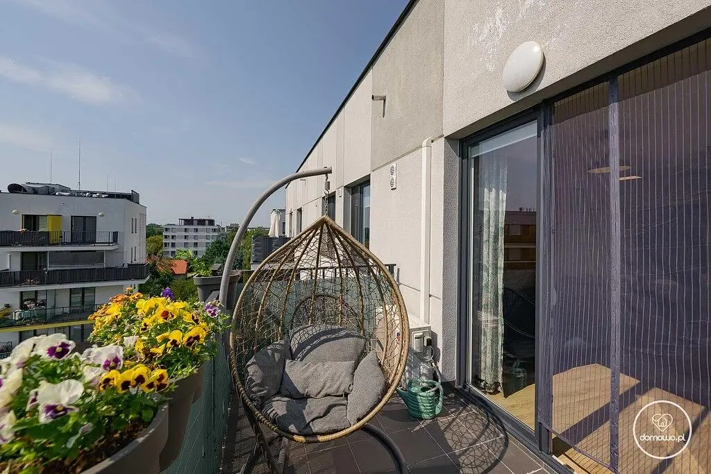 Balcony; view, natural light