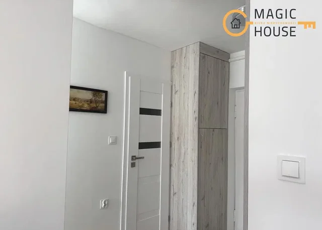 Kuhinja; kućanski aparati, prirodna svjetlost, renoviran
