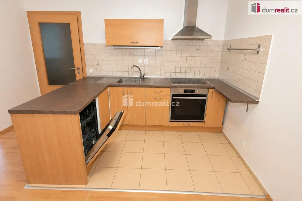 Kitchen; kitchen appliances, tile floor