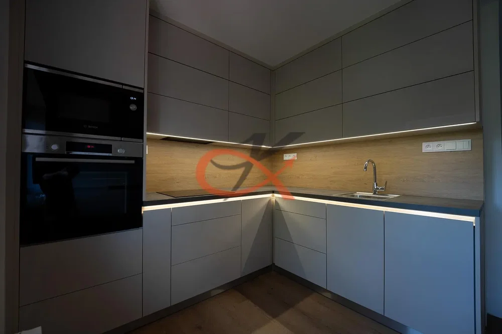 Cuisine; électroménager, carrelage