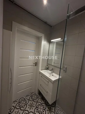 Badezimmer; fliesenboden, renoviert, tageslicht