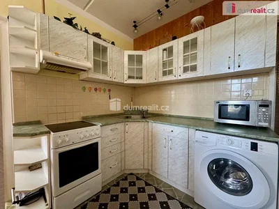 Kitchen; kitchen appliances, tile floor