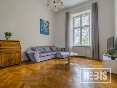 Salon; parquet, lumière naturelle