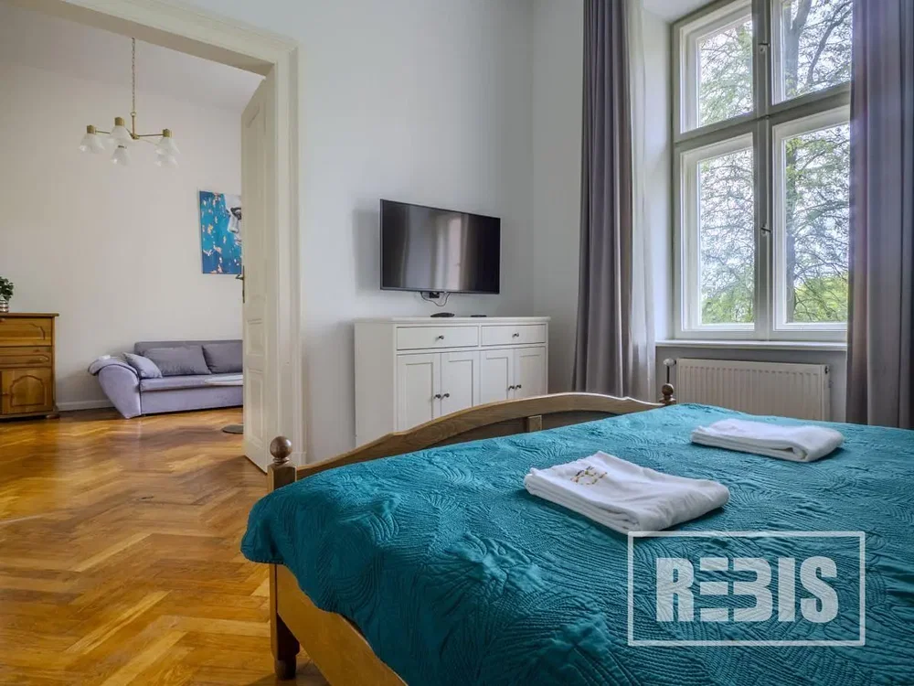 Chambre; parquet, lumière naturelle, style moderne