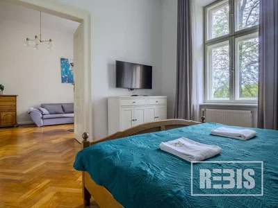 Chambre; parquet, lumière naturelle, style moderne