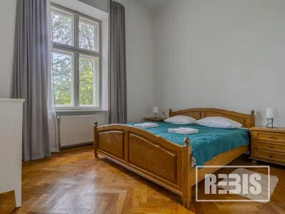 Chambre; parquet, lumière naturelle
