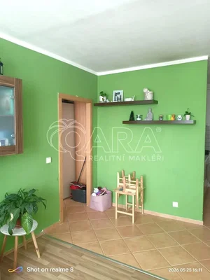 Дневна соба; плочице, природно светло