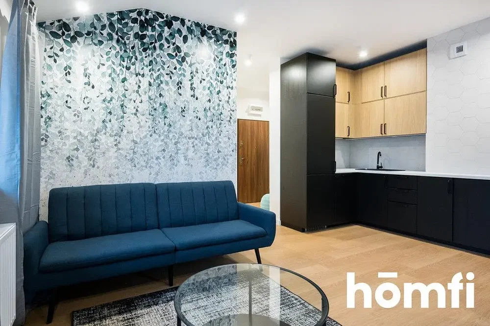 Oturma odası; modern stil, ahşap zemin, doğal ışık