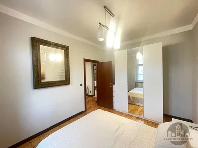 Chambre; parquet, lumière naturelle