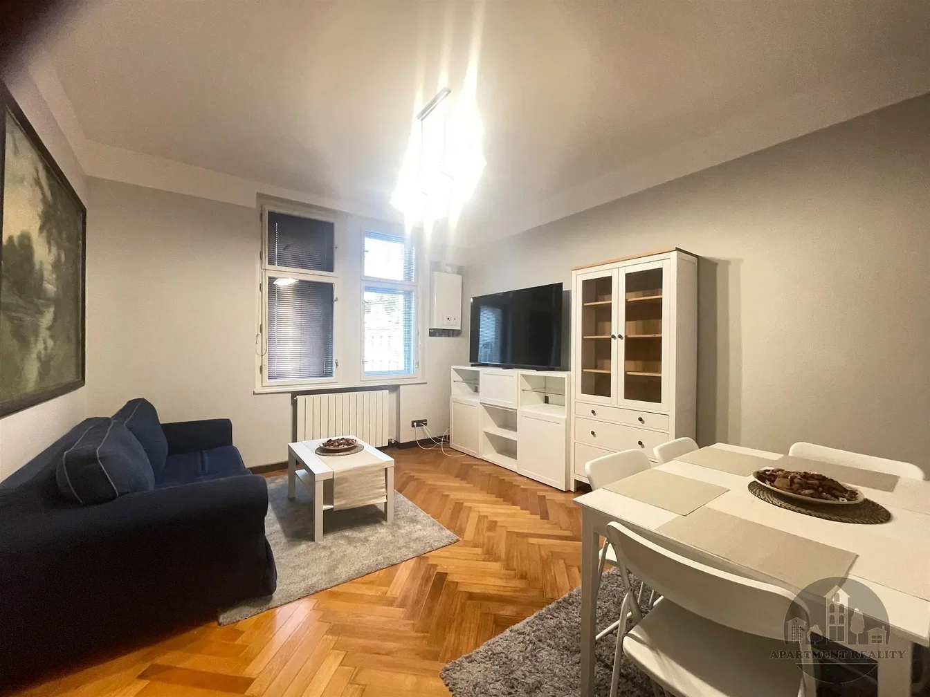 Salon; parquet, lumière naturelle