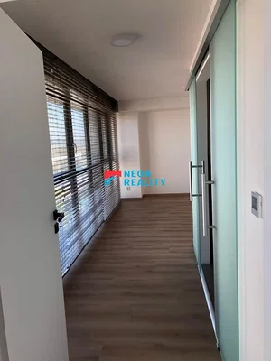 Άλλο; ξύλινο πάτωμα, φυσικό φως