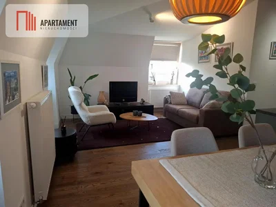Wohnzimmer; holzboden, tageslicht, moderner stil