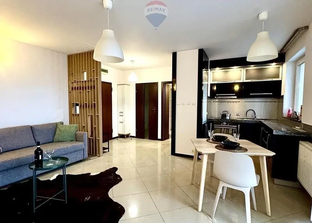 Wohnzimmer; tageslicht, moderner stil, küchengeräte