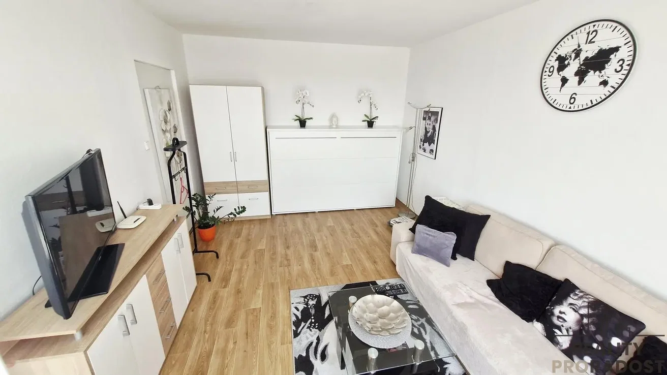 Wohnzimmer; tageslicht, holzboden, moderner stil