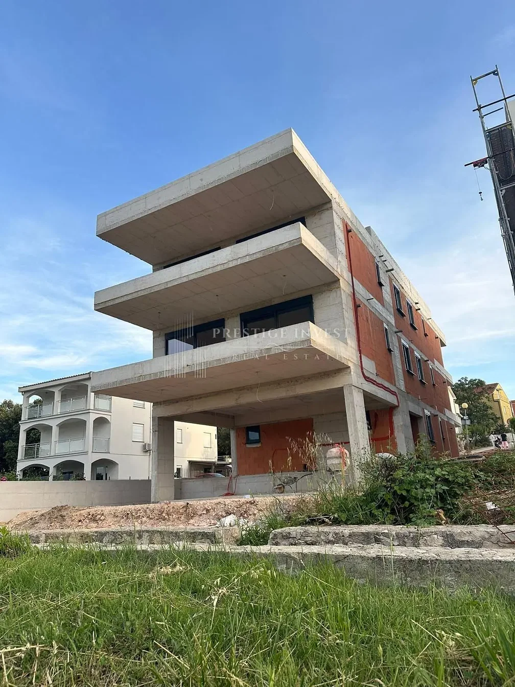 Casa y alrededores