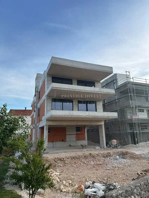 Casa y alrededores