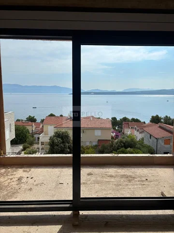 Balkon; razgled, naravna svetloba