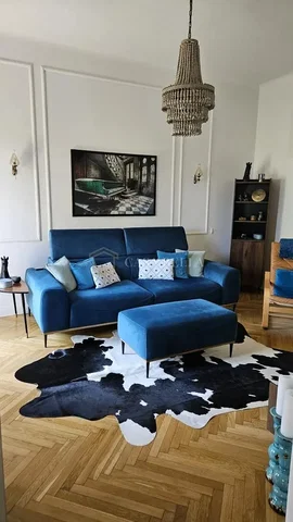 Wohnzimmer; holzboden, tageslicht, moderner stil