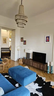 Wohnzimmer; holzboden, tageslicht, rustikaler stil