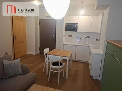 Wohnzimmer; küchengeräte, tageslicht, holzboden