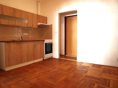 Küche; holzboden, tageslicht, küchengeräte