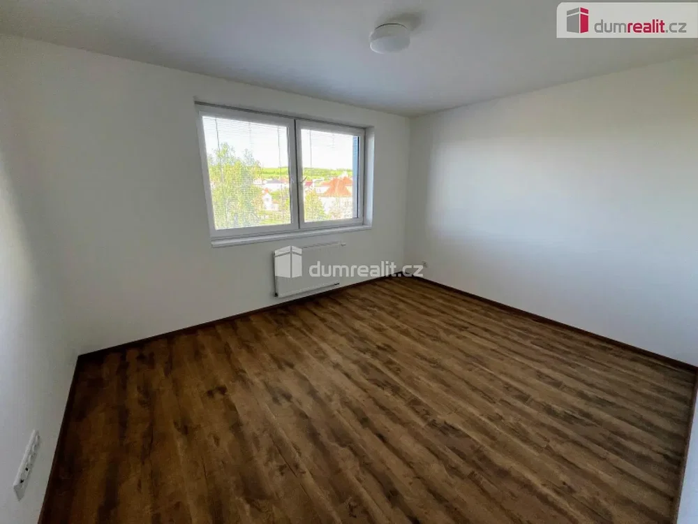 Chambre; parquet, lumière naturelle