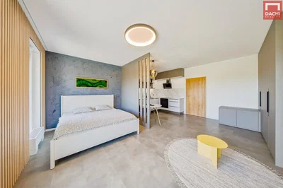 Spálňa; prirodzené svetlo, moderný štýl, drevená podlaha