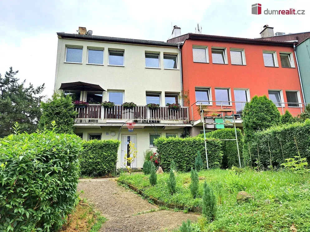 House and surroundings