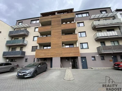 Dům a okolí