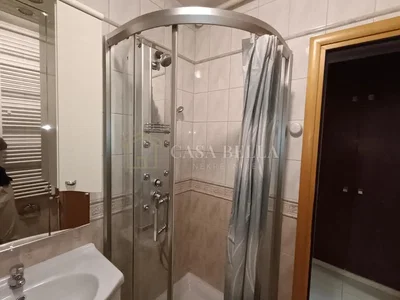 Kupaonica; pločice, renoviran, prirodno svjetlo